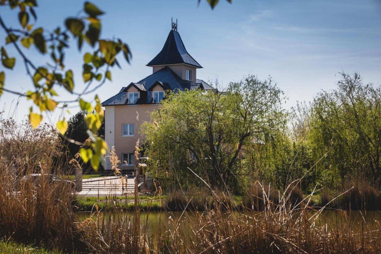 فندق Navigator Palić المظهر الخارجي الصورة